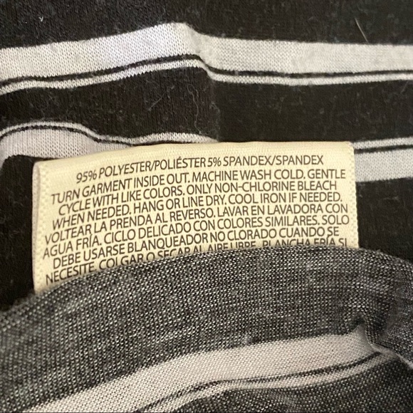 BOBBIE BROOKS keyhole neck stripe tee gather front. M Black and white - Picture 7 of 7